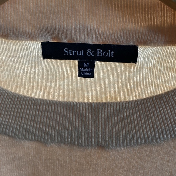 Strut & bolt blush pink sweater size medium - Picture 2 of 6